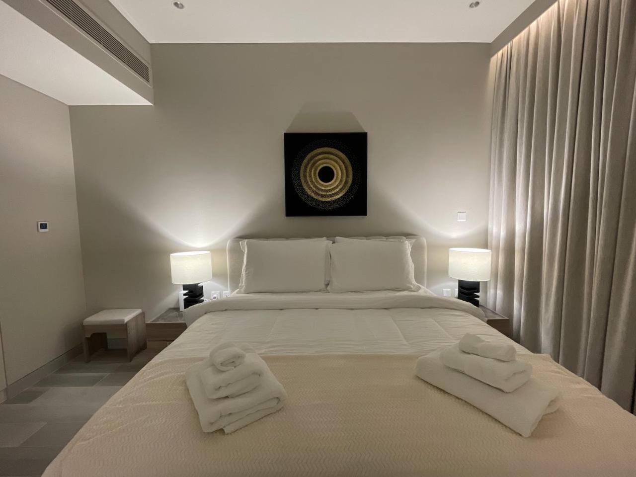 Dubai Marina Walk Gem Modern Apartments With Pool & Gym Access, Steps To Beach & Metro Managed By Sunnyhomes ภายนอก รูปภาพ
