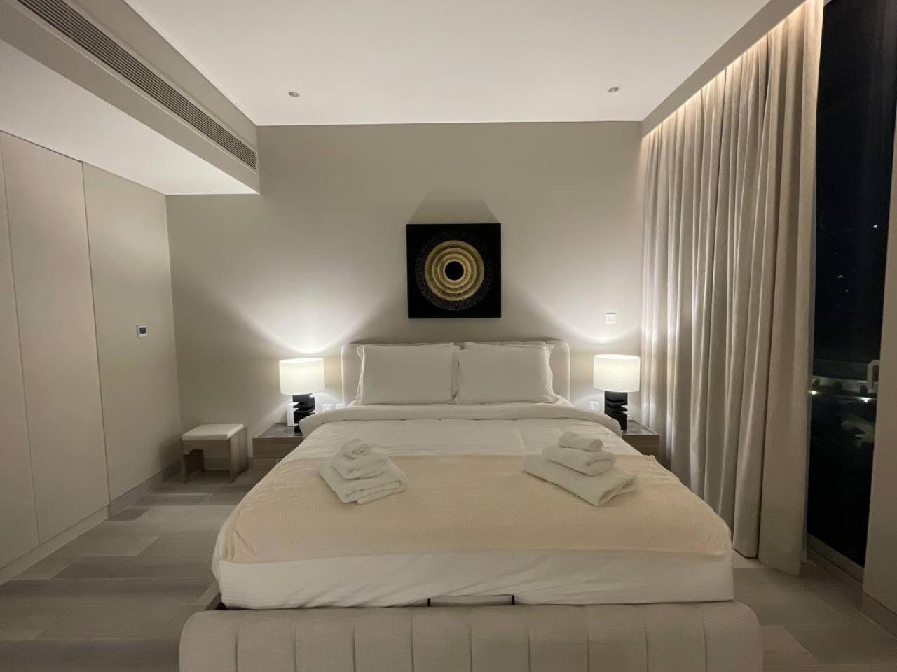 Dubai Marina Walk Gem Modern Apartments With Pool & Gym Access, Steps To Beach & Metro Managed By Sunnyhomes ภายนอก รูปภาพ
